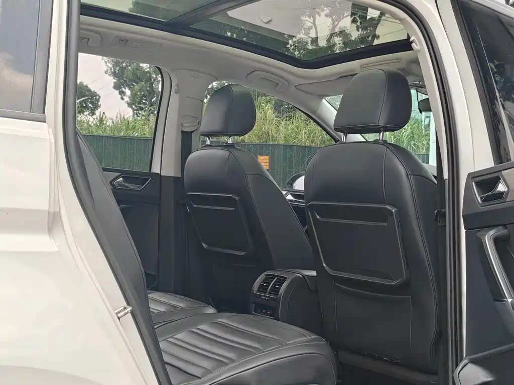 Volkswagen Touran 2018 — фото 22
