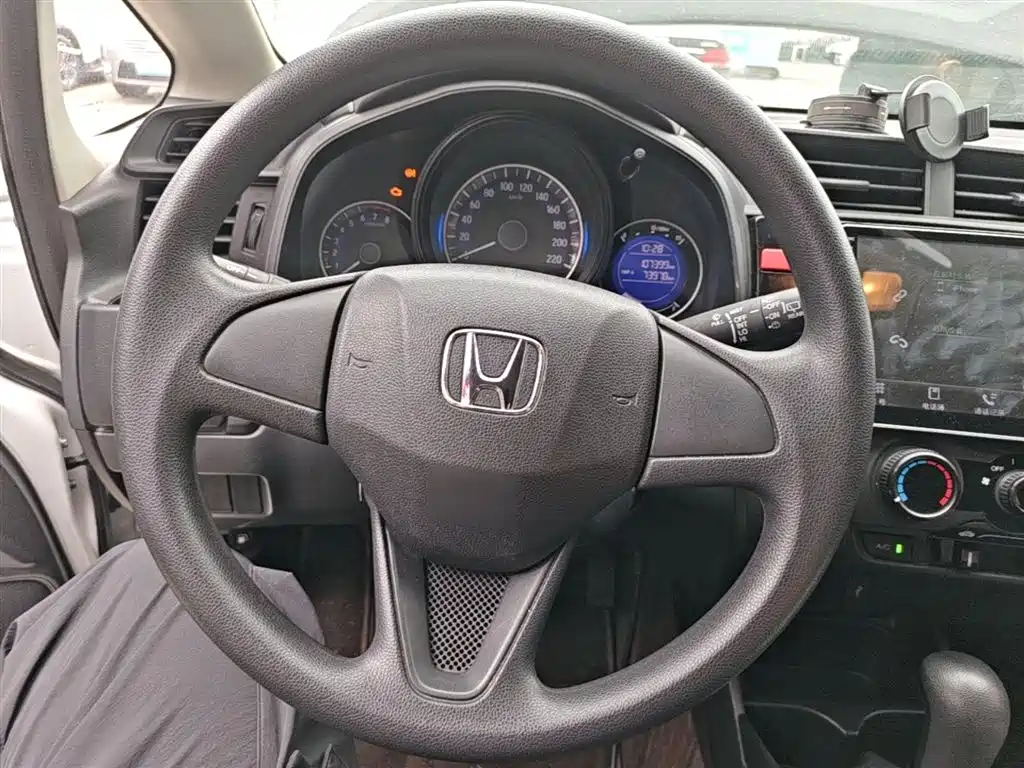 Honda Fit 2016 — фото 11