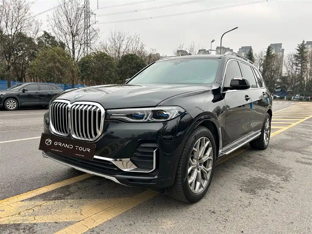 BMW X7 2021 — фото 1
