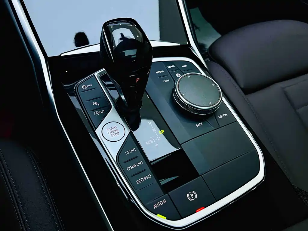 BMW 3 Series 2021 — фото 17