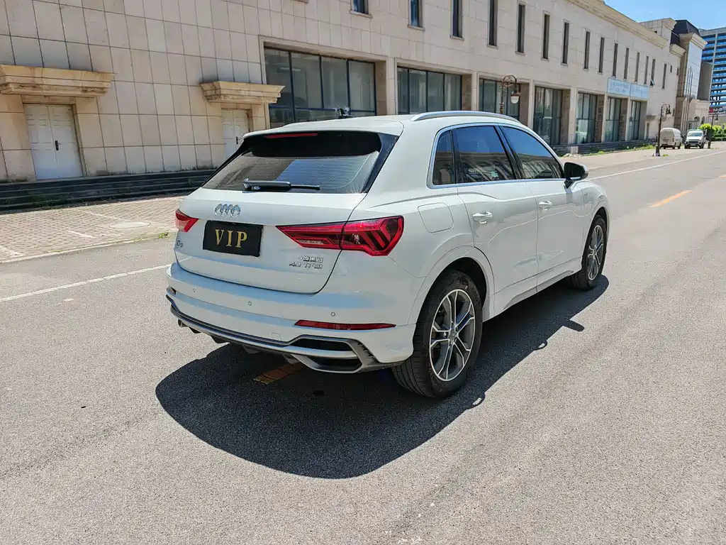 Audi Q3 2020 — фото 15