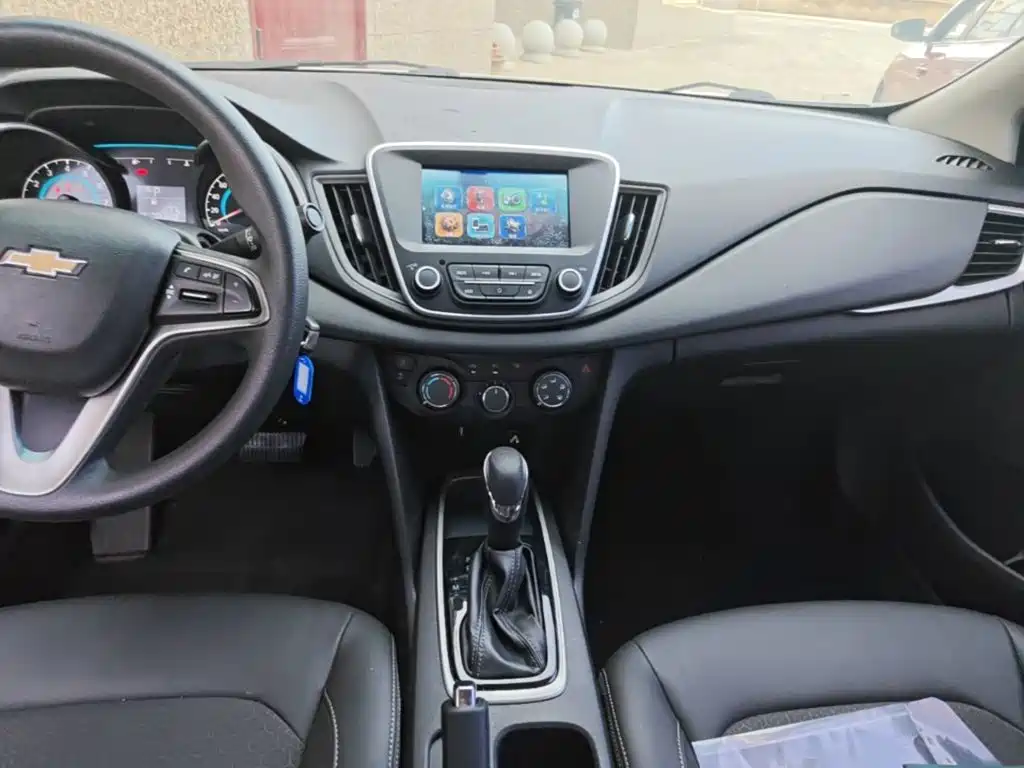 Chevrolet Cavalier 2017 — фото 13