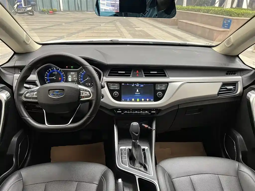Geely Vision X3 2019 — фото 10