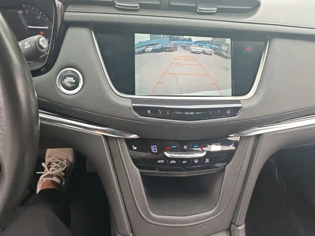 Cadillac XT5 2018 — фото 13