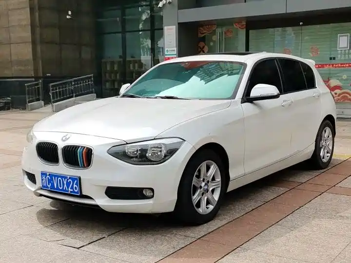 BMW 1 Series 2015 — фото 1