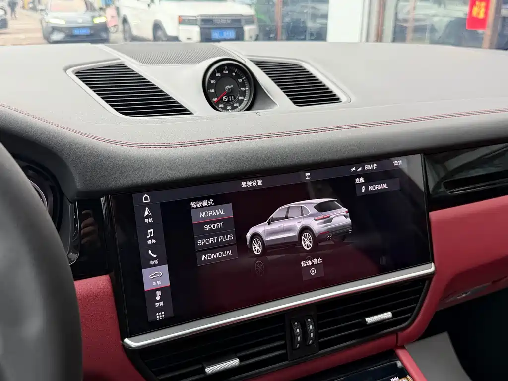Porsche Cayenne 2019 — фото 13