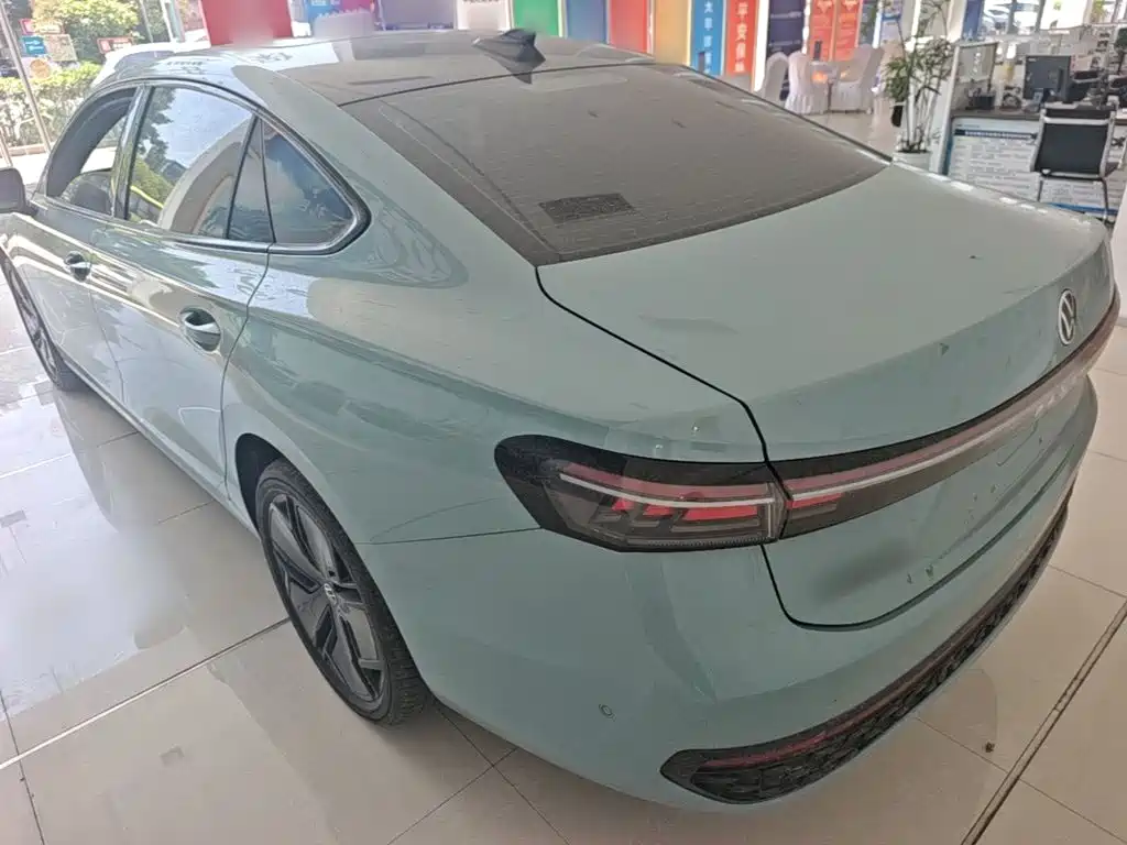 Volkswagen Passat 2024