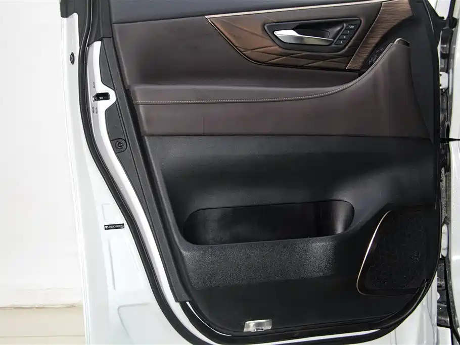 Toyota Vellfire 2024 — фото 17