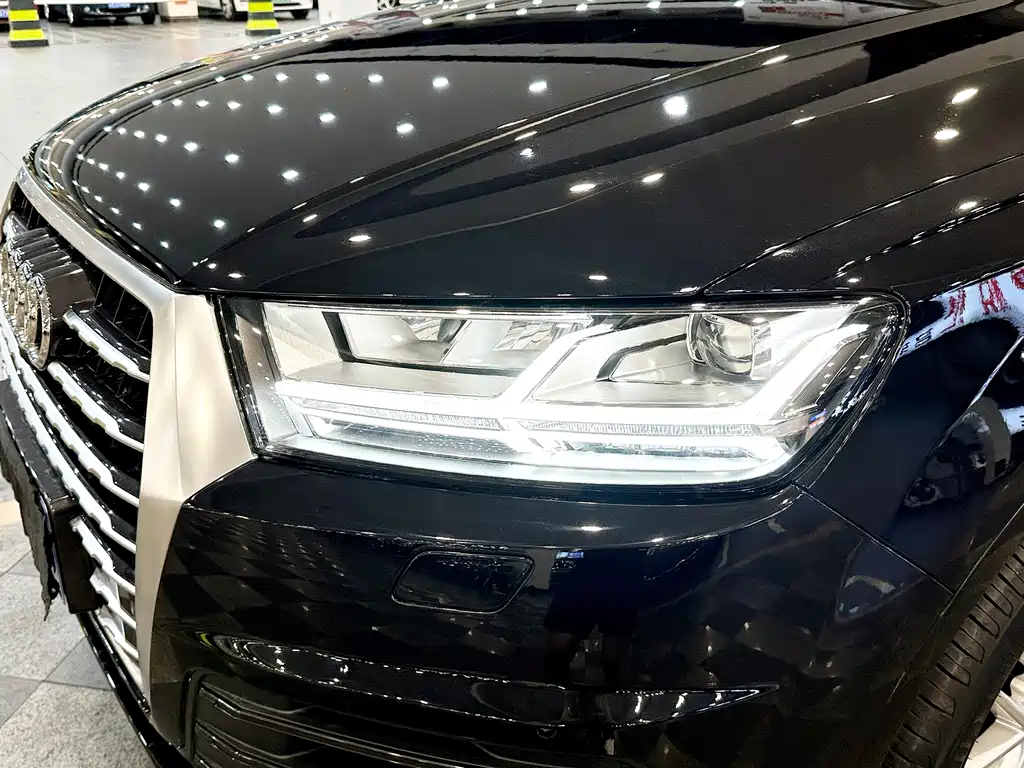 Audi Q7 2017 — фото 22