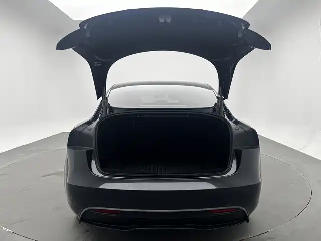 Tesla Model 3 2024 — фото 10