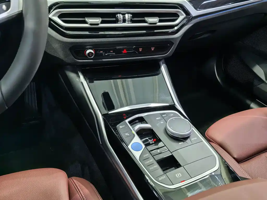BMW i3 2024 — фото 13