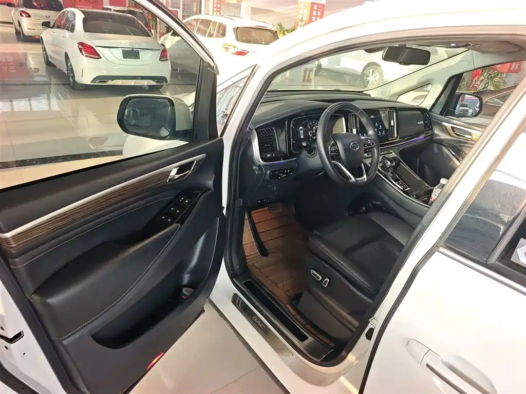 GAC Motor Trumpchi M8 2021 — фото 16