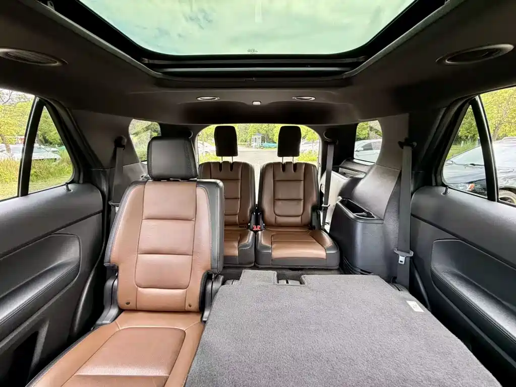 Ford Explorer 2015 — фото 10