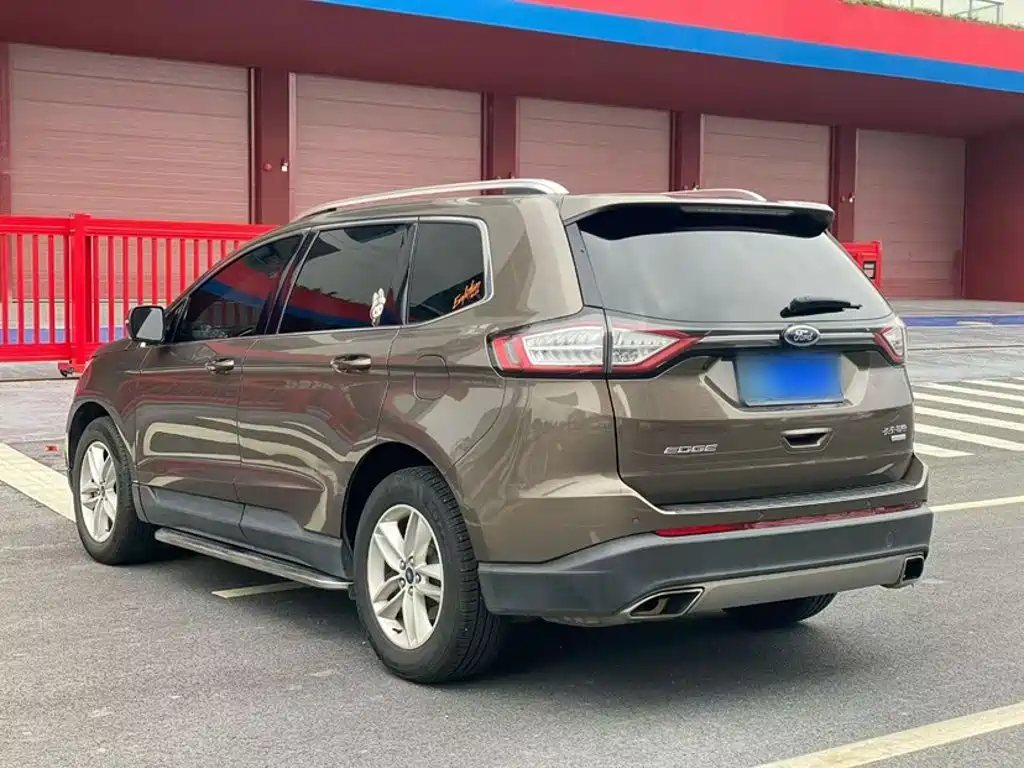 Ford Edge 2017 — фото 23