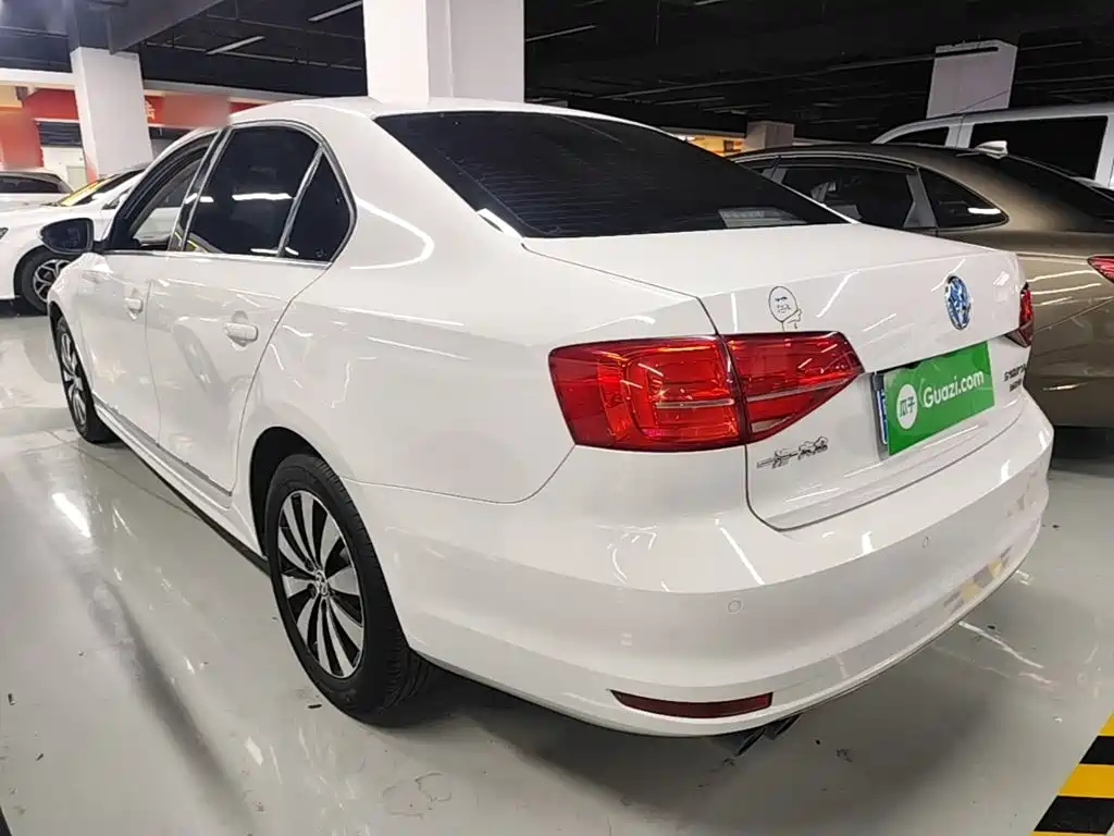 Volkswagen Sagitar 2017