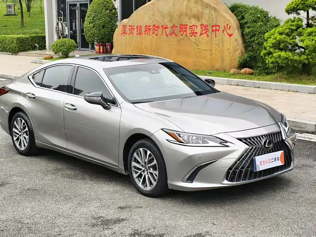 Lexus ES 2022 — фото 11
