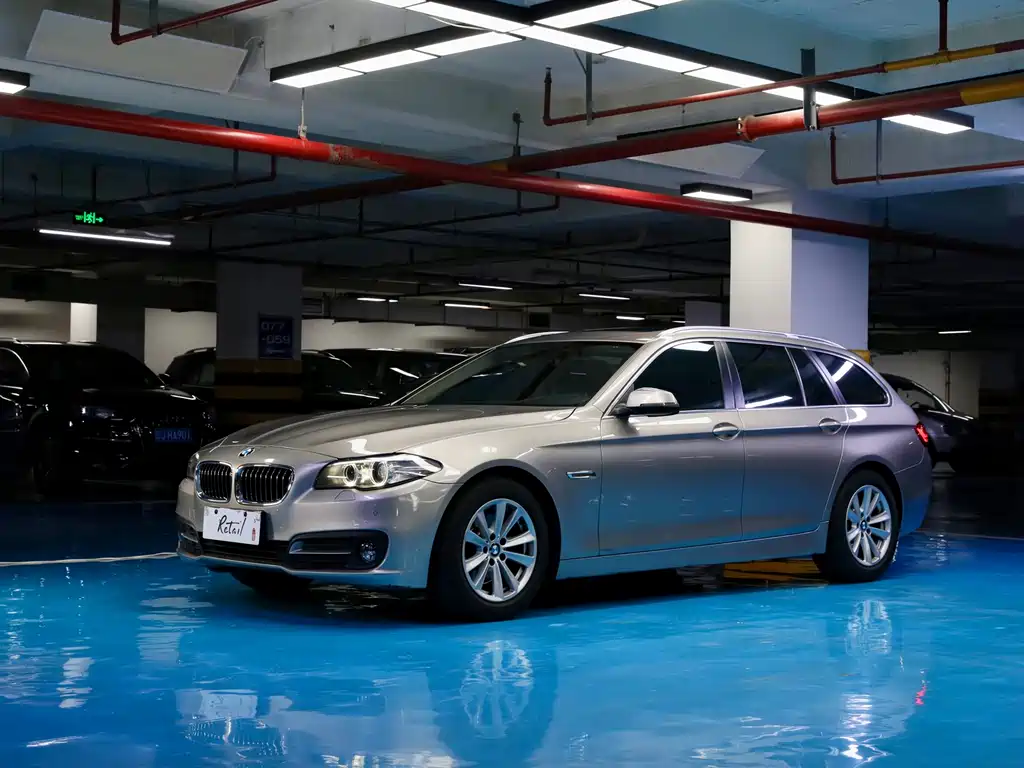 BMW 5 Series 2017 — фото 1