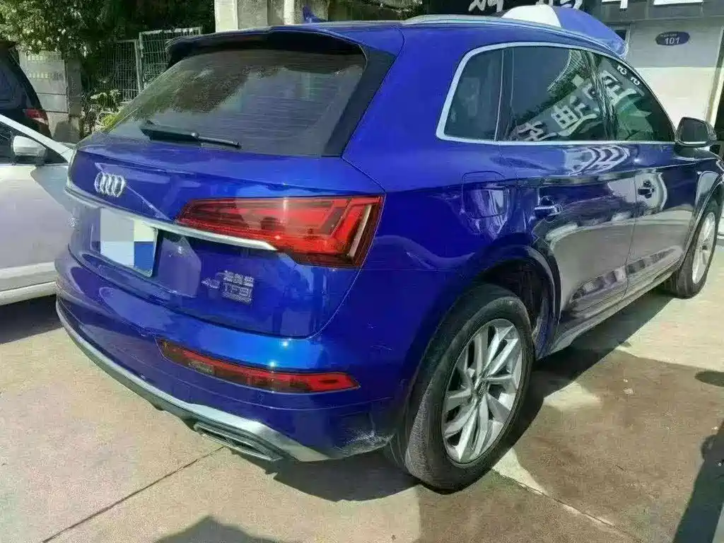 Audi Q5L 2021 — фото 18