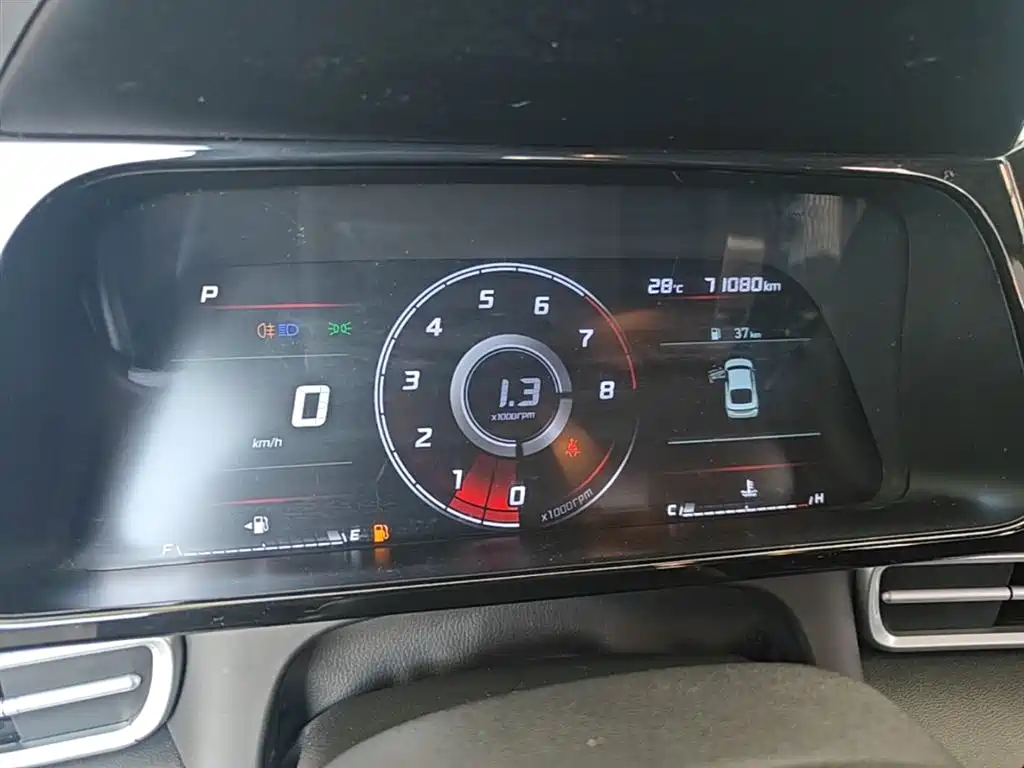 Hyundai Elantra 2022 — фото 12