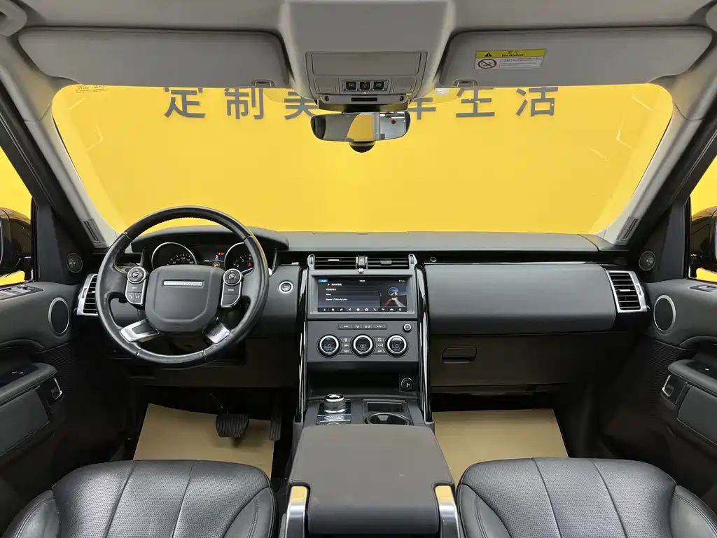 Land Rover Discovery 2018 — фото 12