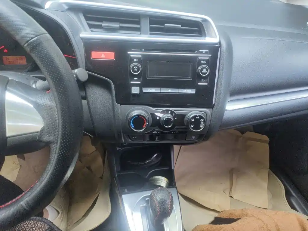 Honda Fit 2015 — фото 10