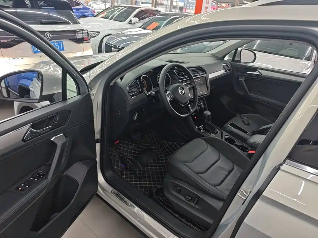 Volkswagen Tiguan L 2020 — фото 16