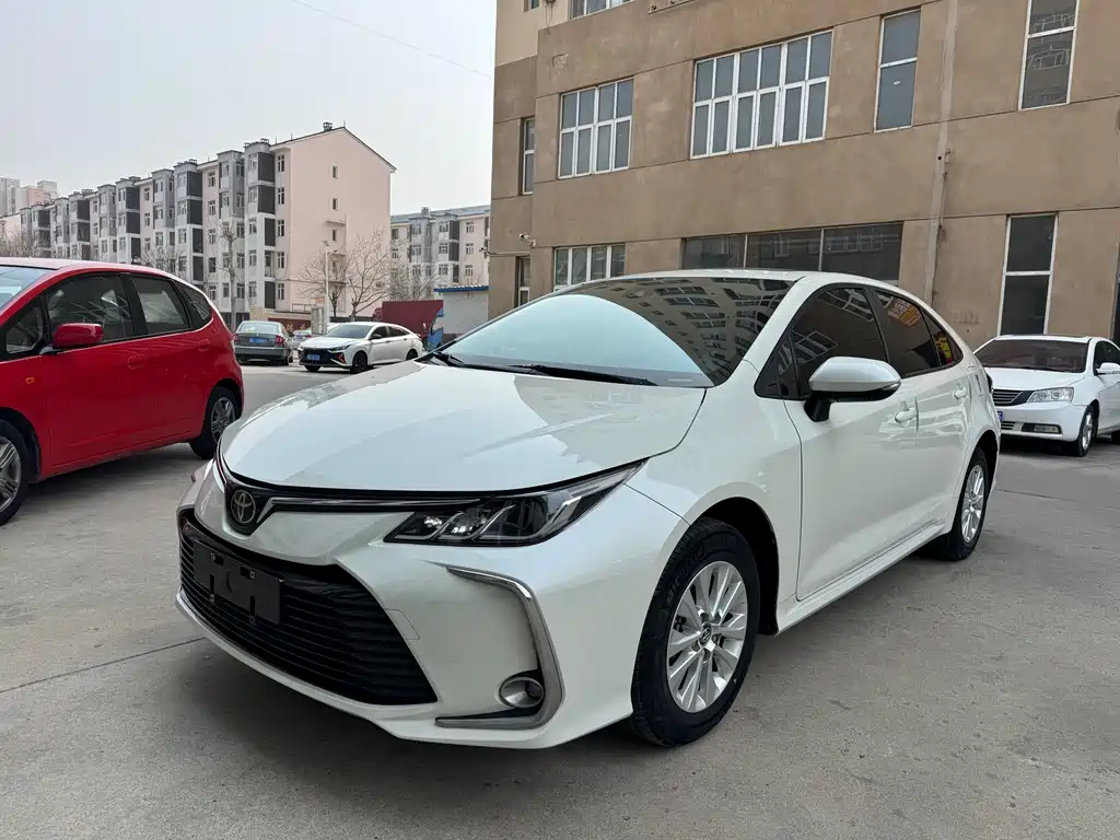 Toyota Corolla 2020 — фото 1