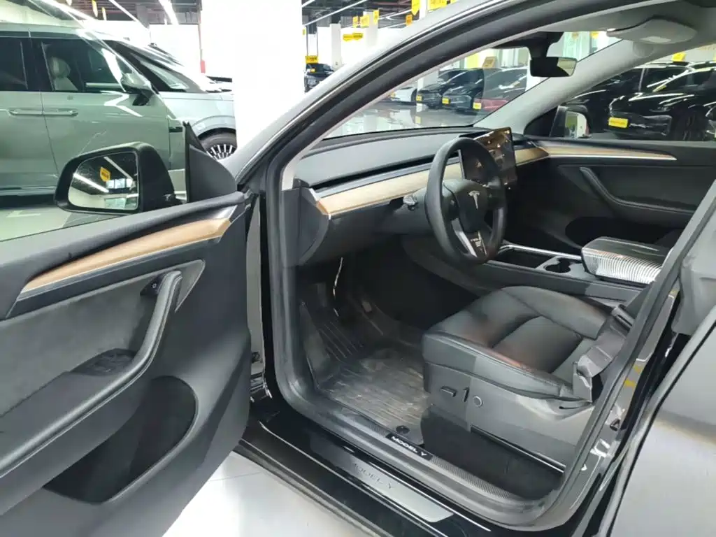 Tesla Model Y 2022 — фото 12