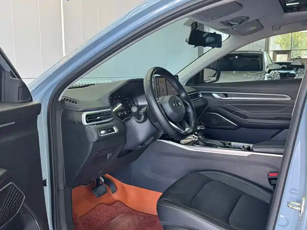 Geely Emgrand 2023