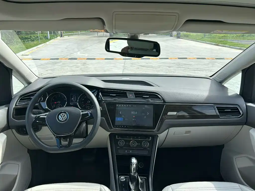 Volkswagen Touran 2016