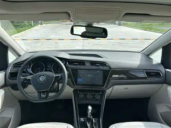 Volkswagen Touran 2016