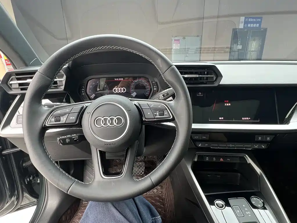 Audi A3 2023 — фото 11