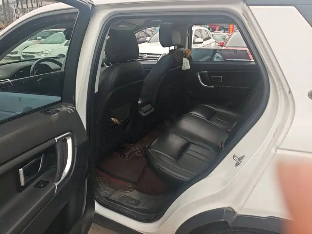 Land Rover Discovery Sport 2017 — фото 17