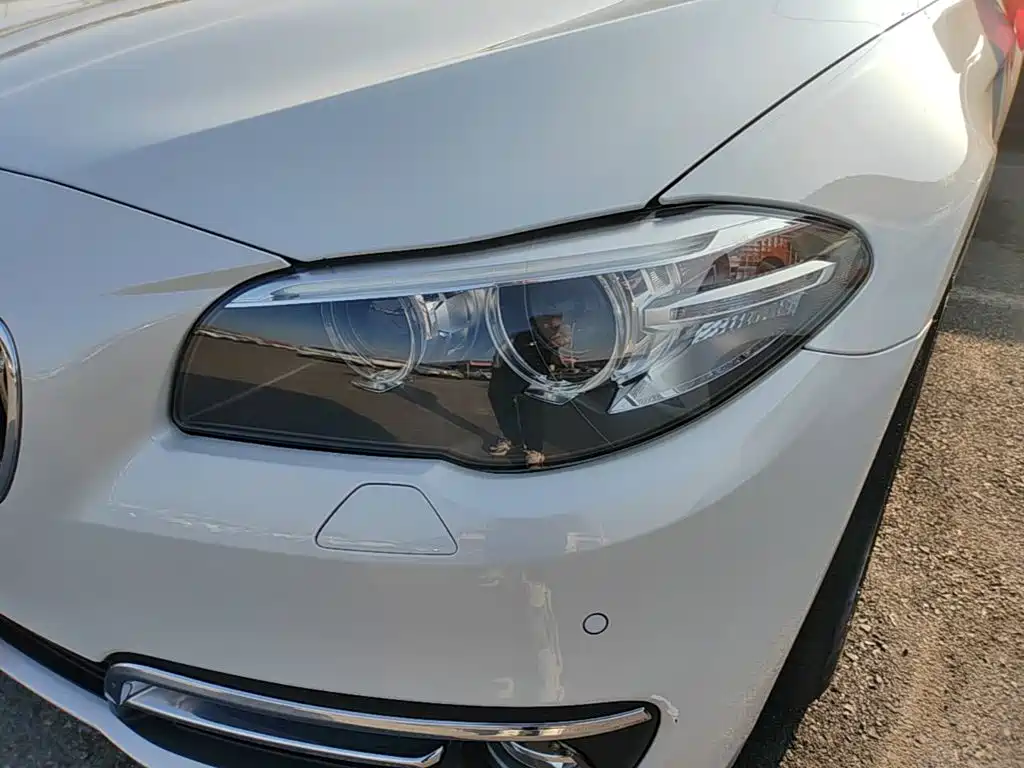 BMW 5 Series 2016 — фото 24