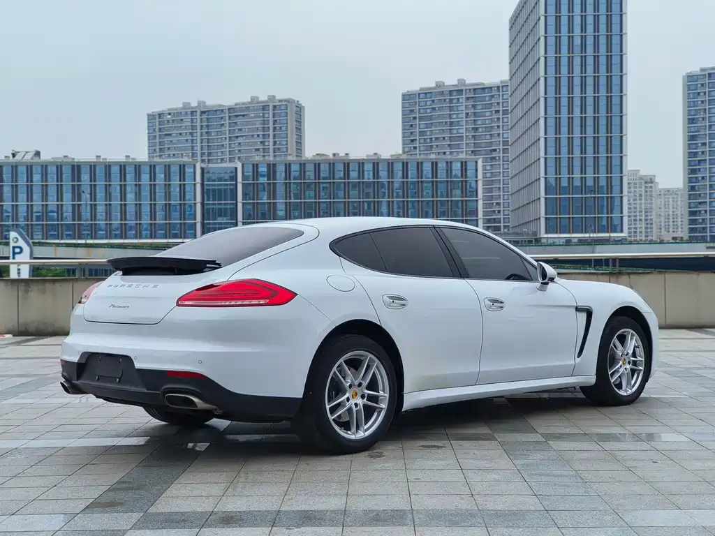 Porsche Panamera 2016 — фото 14