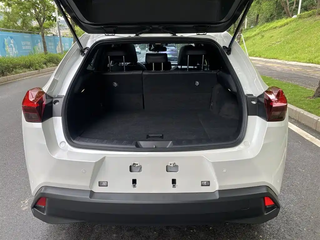 Lexus UX 2024 — фото 11