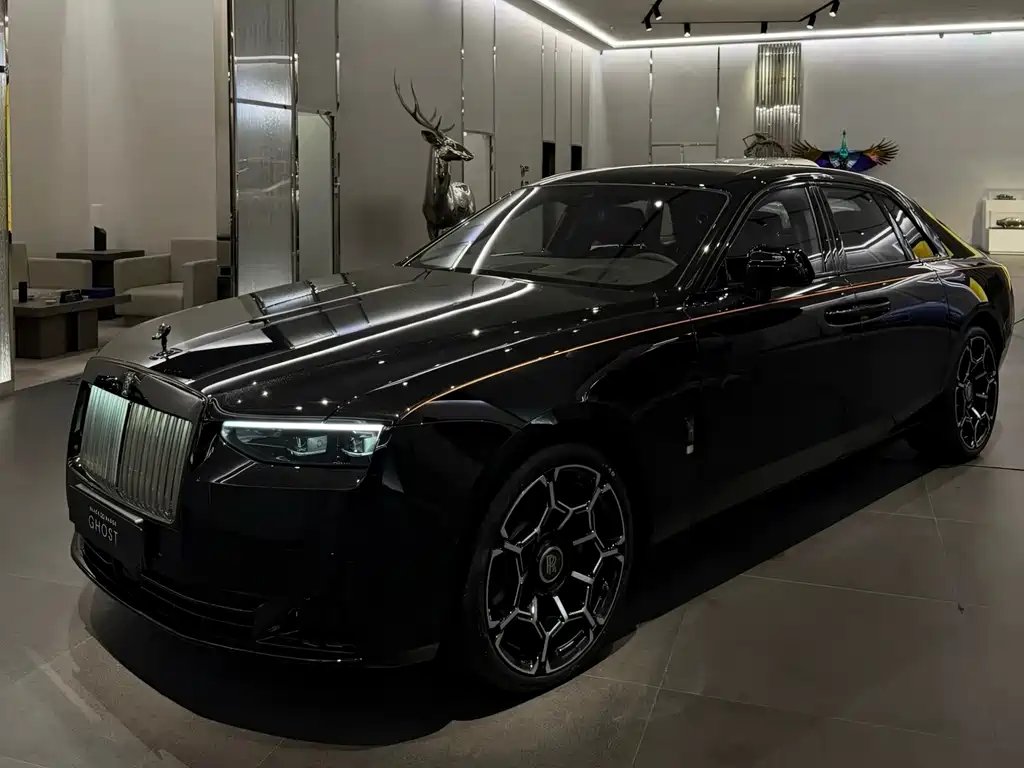 Rolls-Royce Ghost — фото 1