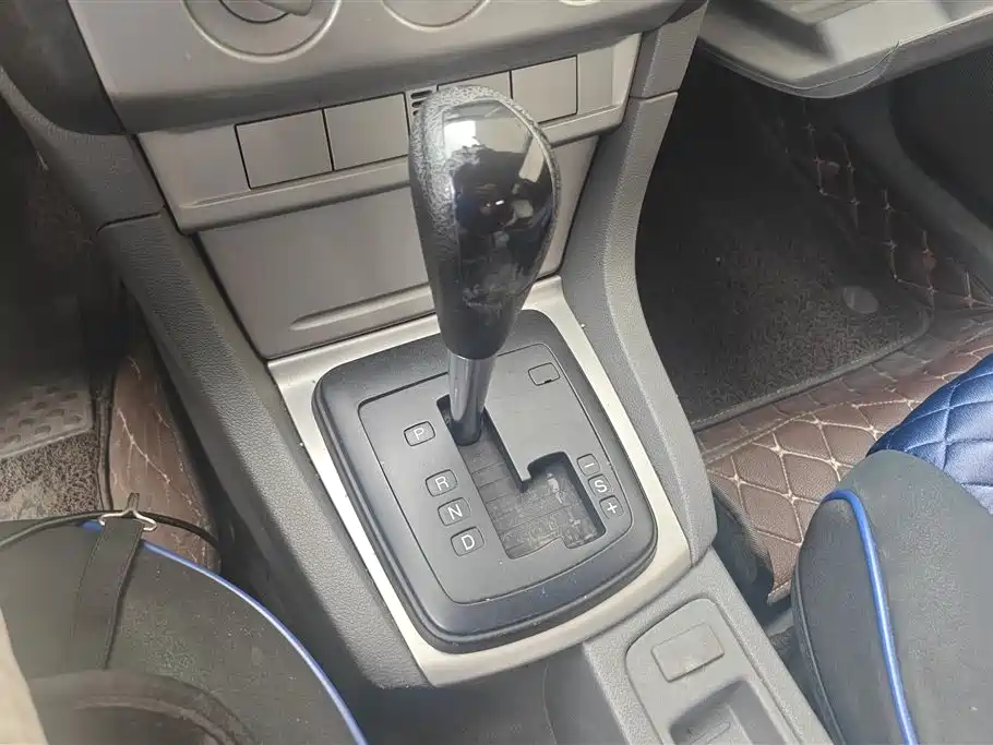 Ford Focus 2013 — фото 16