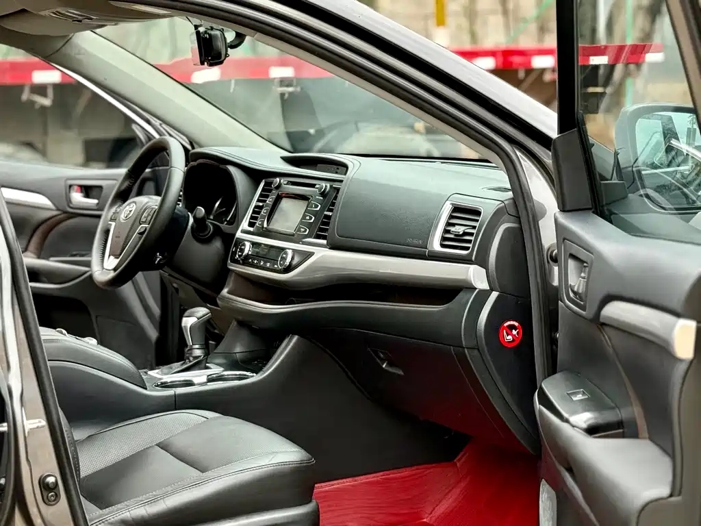 Toyota Highlander 2018 — фото 14