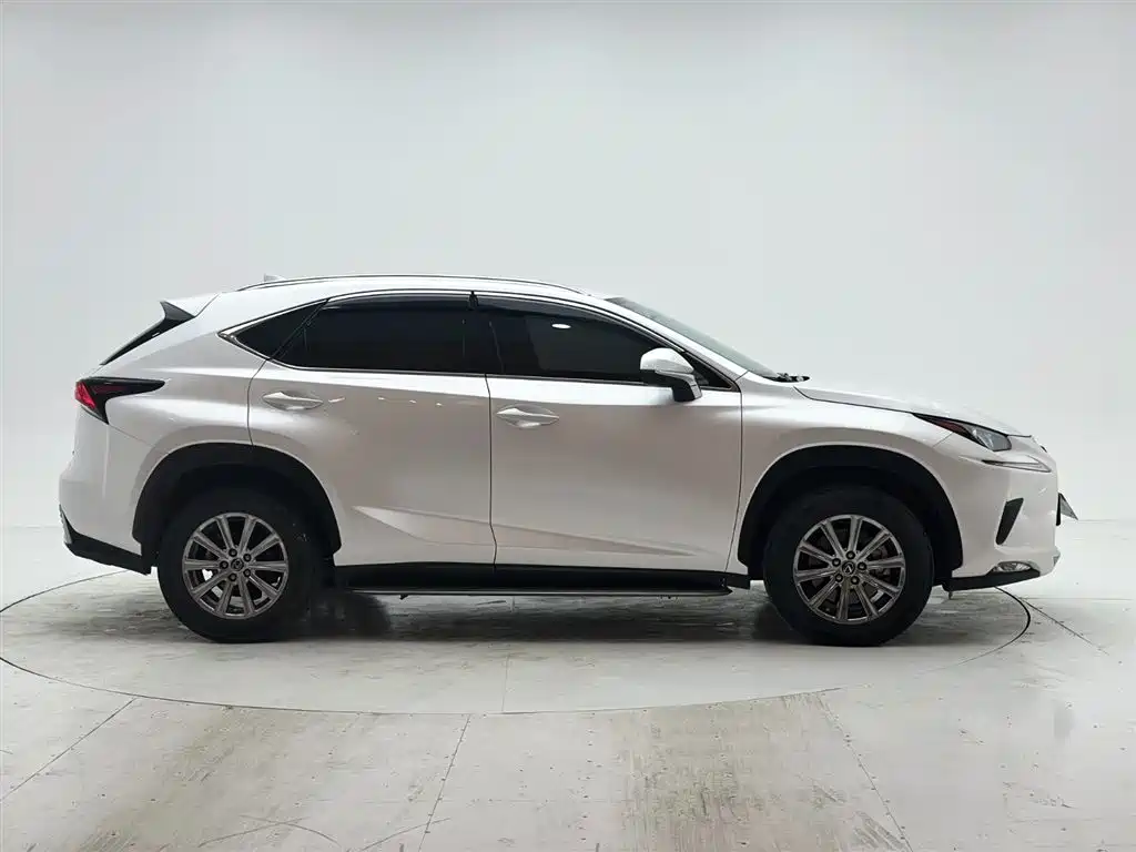 Lexus NX 2021 — фото 9