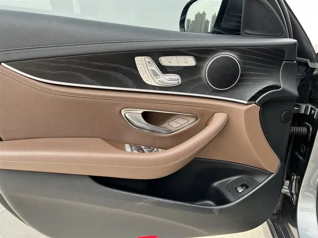 Mercedes-Benz E-Class 2017 — фото 14