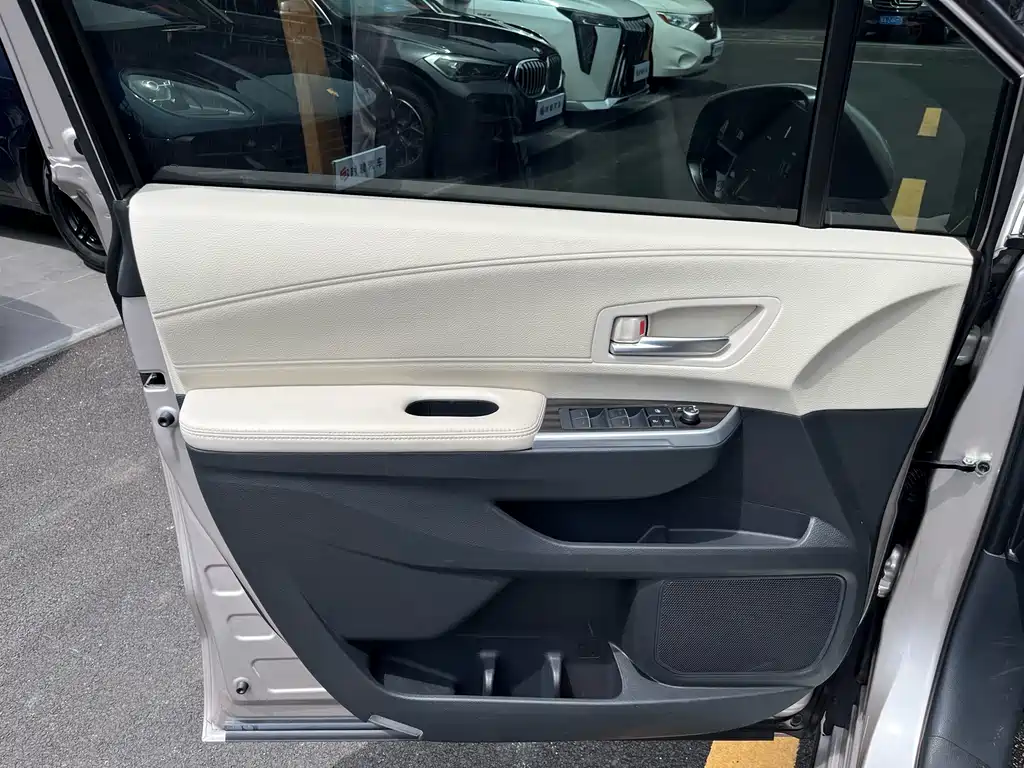 Toyota Sienna 2025