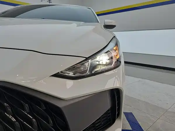 MG MG5 2025