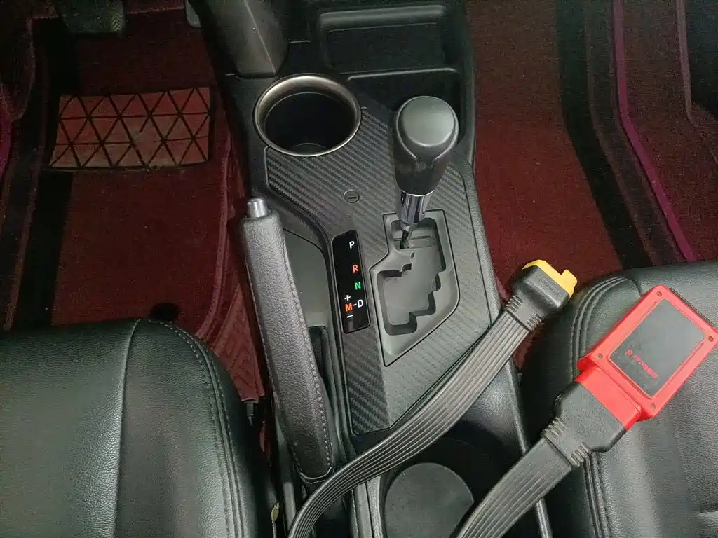Toyota RAV4 2015 — фото 13