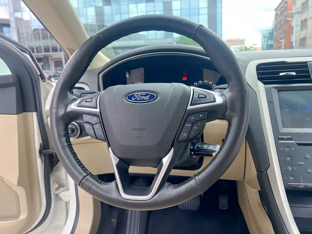 Ford Mondeo 2015 — фото 13