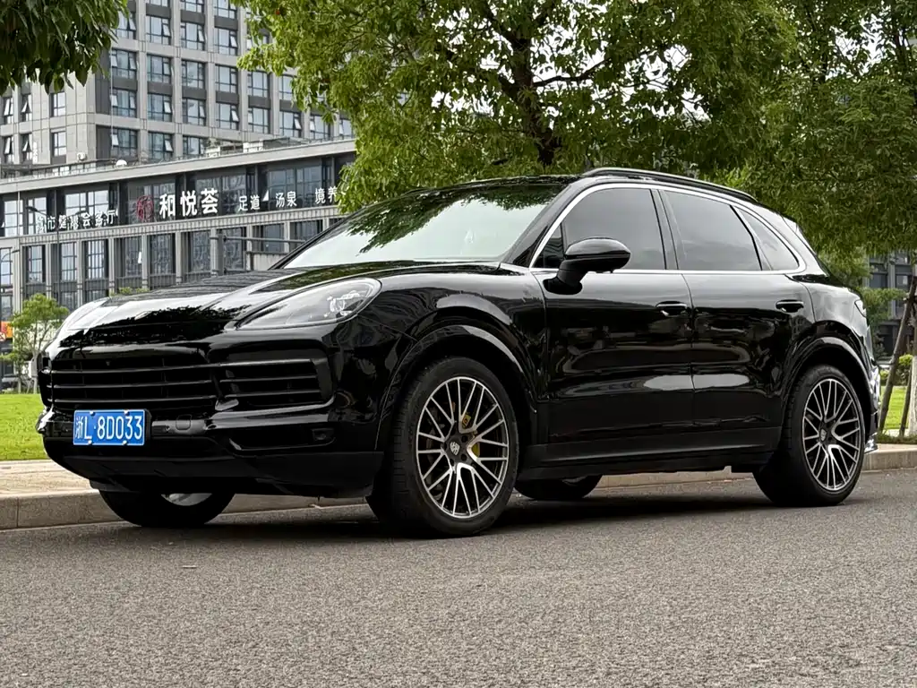 Porsche Cayenne 2018 — фото 1