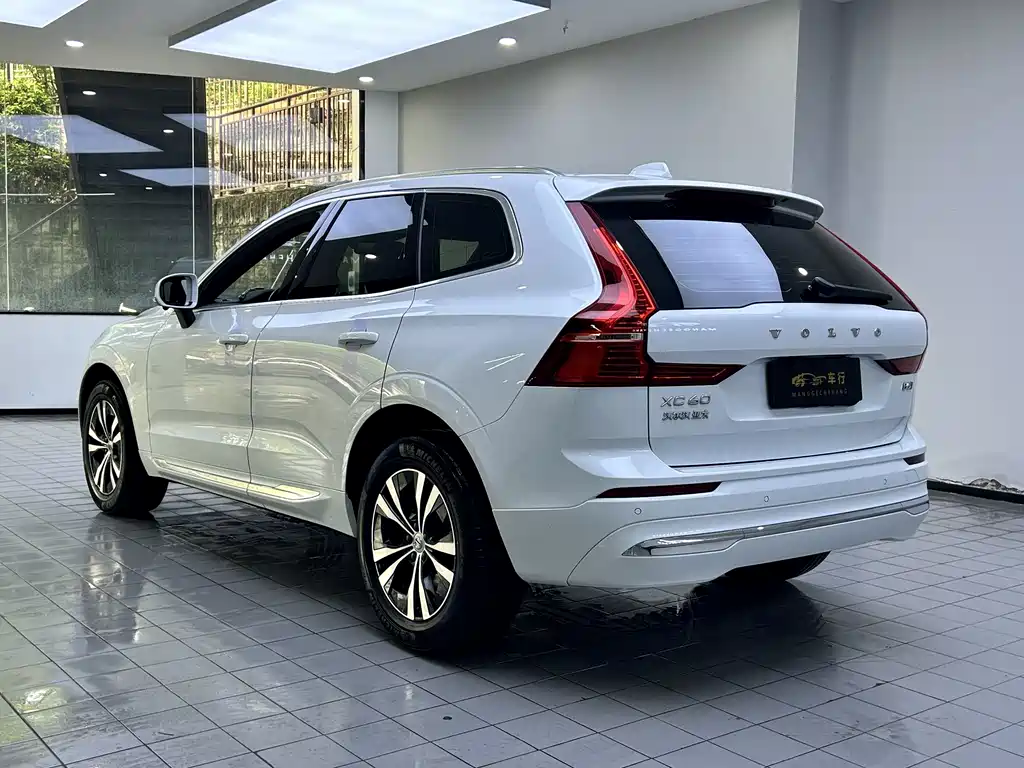 Volvo XC60 2024 — фото 9