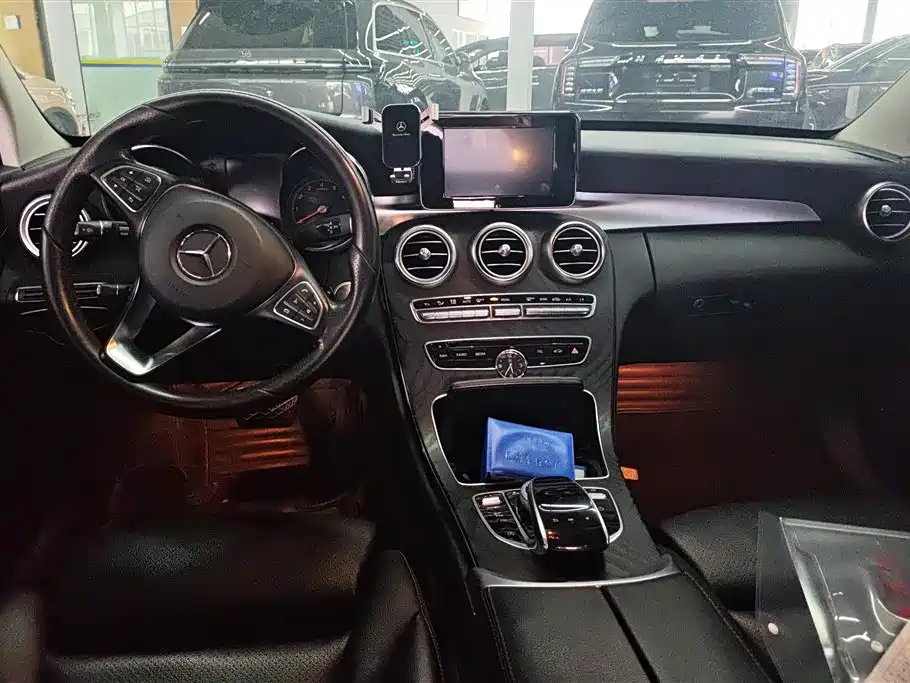Mercedes-Benz C-Class 2017 — фото 11