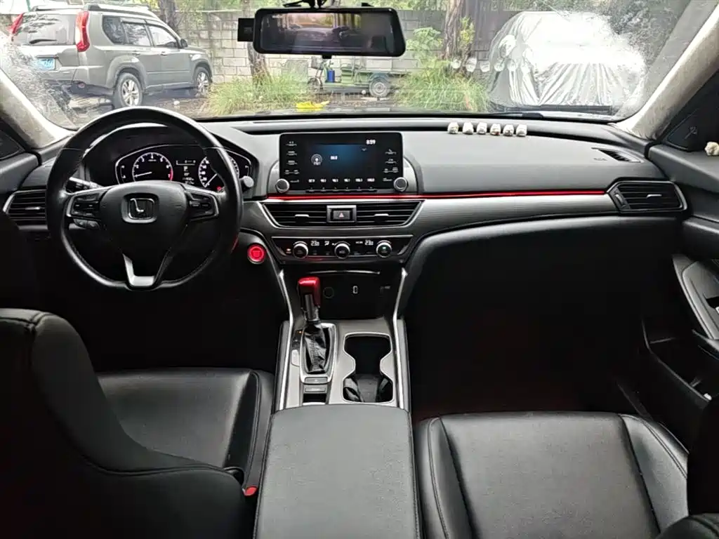Honda Accord 2018 — фото 10