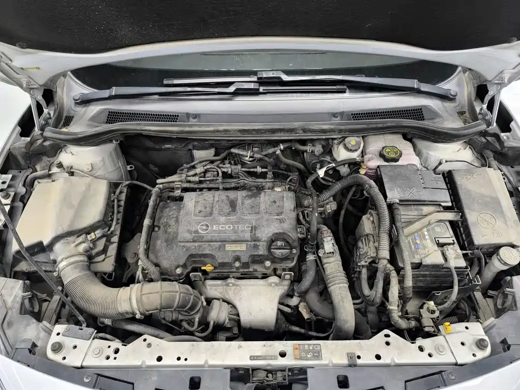 Opel Astra 2014 — фото 15